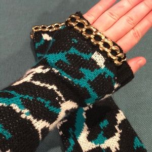 Betsey Johnson fingerless gloves leopard print